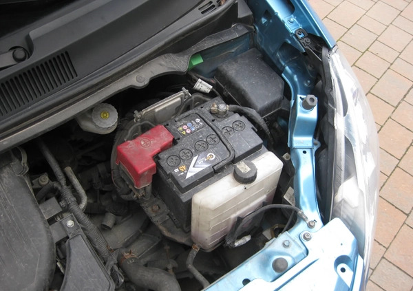 Suzuki Splash cena 24900 przebieg: 79680, rok produkcji 2014 z Brzeziny małe 596